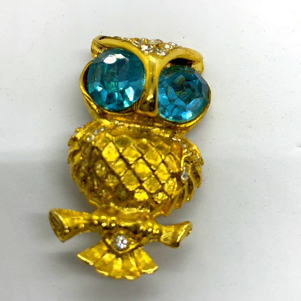 VTG gold-tone owl brooch with rhinestones